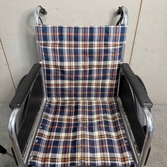 342】チェック柄介助用車椅子
