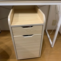 勉強机　椅子　ライトの画像