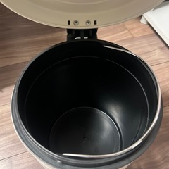 ゴミ箱の画像