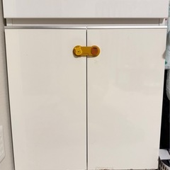 (引越しの為、早めに引取り希望)収納棚