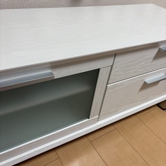 ローボードテレビボードホワイトニトリ取説付き引き出しあり (ten) 黒江の収納家具《テレビ台》の中古あげます・譲ります｜ジモティーで不用品の処分