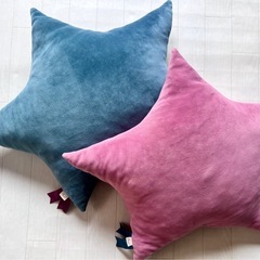 クッション　2個　美品　かわいい　子供部屋　インテリア　おしゃれの画像