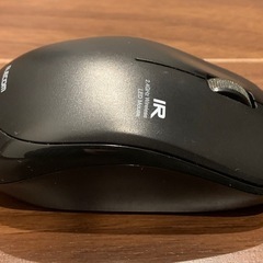 ELECOM IR 2.4GHz ワイヤレスマウス ブラックの画像