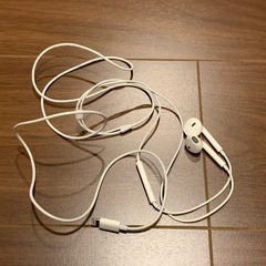 ホワイト 有線イヤホン Lightningコネクタ