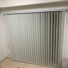 カーテンレール装着用　バーチカルブラインド2枚セットの画像