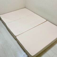 ニトリ　折りたたみ高反発マットレス　ウレタン　極厚17センチ　セミダブルの画像