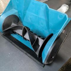 【限定3台限り】 電動除雪機 除雪機 充電式スノーショベル 【専用バッテリー2個+専用充電器付き】 折りたたみ式 伸縮 コードレス 低騒音 マキタバッテリー対応の画像