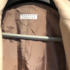 BARNEYS NEW YORKのMサイズのコートの画像