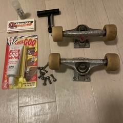 スケボーとメンテナンスセットの画像