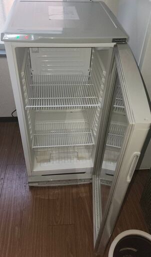 中が見える【冷蔵庫】です。オシャレ　インテリアにも　冷蔵ショーケース　業務用冷蔵庫