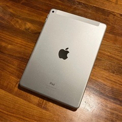 iPad Air2 cellularモデル 64G docomo バッテリー最大容量93％　箱･充電器･ケーブル･ケース付の画像