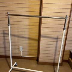 頑丈なハンガーラック