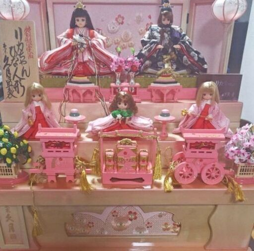 久月×タカラトミー　コラボ　リカちゃんレンくん雛人形お雛様三段飾りミキちゃんマキちゃんアオイちゃん三人官女