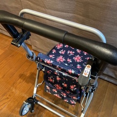 軽量シルバーカー（ほぼ新品）の画像