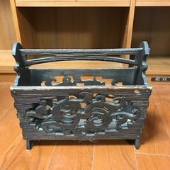 アンティークマガジンラックの画像