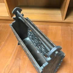 アンティークマガジンラックの画像
