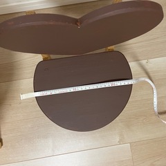 【受け渡し予定】おままごと　木製テーブルとイス2つセット　キッチンと冷蔵庫も出品中の画像