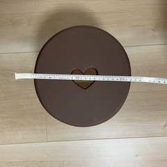 【受け渡し予定】おままごと　木製テーブルとイス2つセット　キッチンと冷蔵庫も出品中の画像