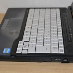 ◇格安！ Ａ4サイズ　ノートパソコン　#186  Win11　新規インストール-//認証済み！　ACアダプタ付属!!  の画像