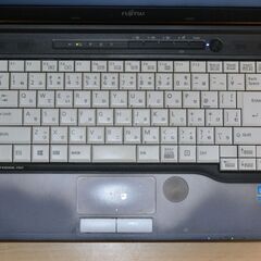 ◇格安！ Ａ4サイズ　ノートパソコン　#186  Win11　新規インストール-//認証済み！　ACアダプタ付属!!  の画像