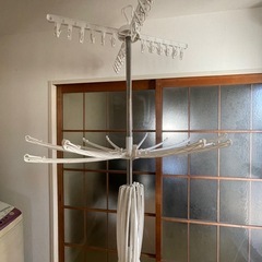 洗濯干し物干しスタンド パラソル型 ピン チハンガー チチロバ室内ベランダ の画像