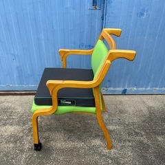 介護　高齢者向けスタッキングチェアの画像