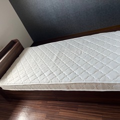 シングルベット    マットレス付き  (商談中)