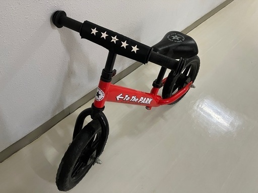 Amazon.co.jp: Deerouキックバイク ストライダー 子供用自転車 ペダルなし自転車 高さ調整可能 軽量 組み立て簡単 乗り物  12/14インチ 2歳~7歳 頑丈なスチールフレーム ペダルなしトレーニングバイク 庭/屋外/裏庭での遊びに最適 男の子 女の子 子供用 プレゼン  誕生日 