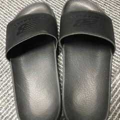 ２月いっぱいで処分します。NEW BALANCE サンダル