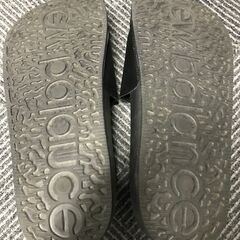 ２月いっぱいで処分します。NEW BALANCE サンダルの画像