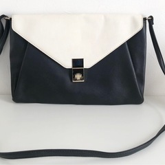 【中古品】薄型 クラッチバッグ  ショルダーバッグ モノトーン ...