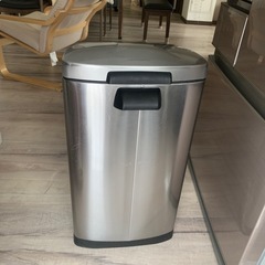 ゴミ箱 SIMPLEHUMANの画像
