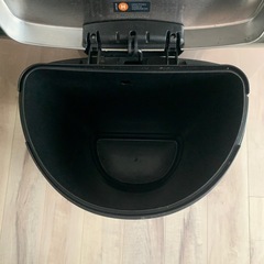 ゴミ箱 SIMPLEHUMANの画像