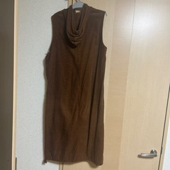 フード付き　ワンピースの画像