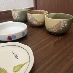 食器　皿　の画像