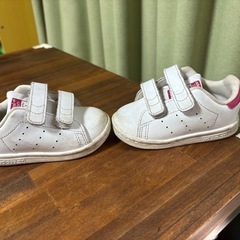 adidas スタンスミスの画像
