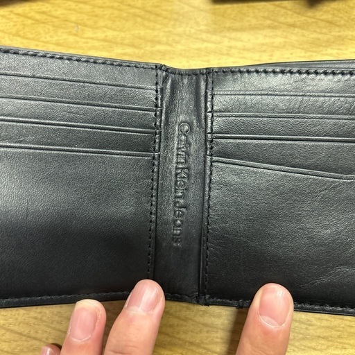 二つ折り財布