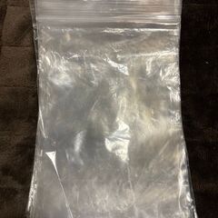 チャック入りポリ袋と布など、交換してください。