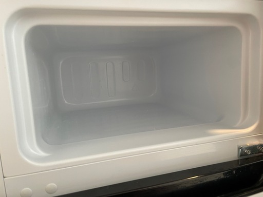 Hisense 2ドア冷凍冷蔵庫 HR-B95A（93L）｜簡易清掃済み！動作確認済み！冷凍庫小物棚欠品