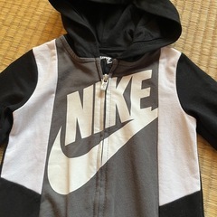 NIKEロンパの画像