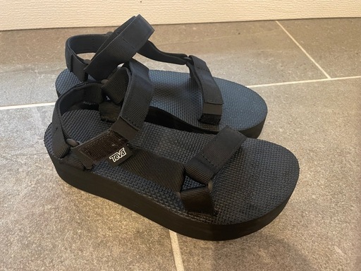 teva 厚底サンダル (meee) 総持寺の靴《サンダル》の中古あげます・譲ります｜ジモティーで不用品の処分