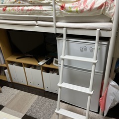 ロフトベッド白の画像