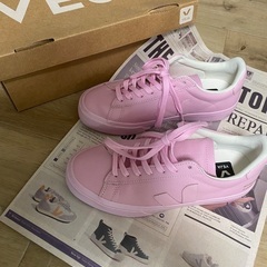VEJA  Mansur Gavriel コラボスニーカー西野七瀬