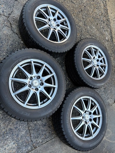 スタッドレスタイヤ