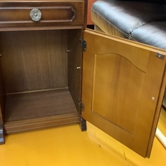 リサイクルサービス八光】幅36.5㎝カリモクアンティーク家具電話台コロニアル (八光) 鹿児島の収納家具《棚 、シェルフ》の中古あげます・譲ります｜ジモティーで不用品の処分