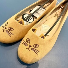 【新品】ねこパンプス ベージュ 猫 可愛い 刺繍　個性的