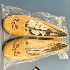 【新品】ねこパンプス ベージュ 猫 可愛い 刺繍　個性的の画像