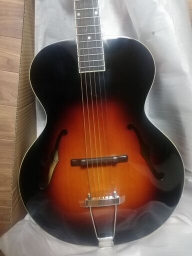 未使用]Loar Lh-600ジャズアーチトップ (パット) 宝塚の弦楽器