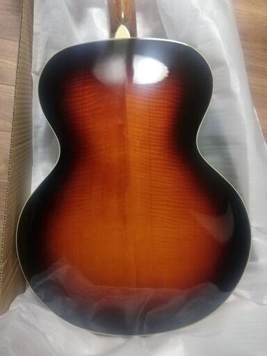 未使用]Loar Lh-600ジャズアーチトップ (パット) 宝塚の弦楽器