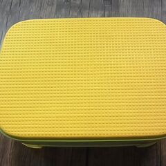 セール中につき、通常特価2,178円より半額の1,089円!　　BABY BJORN　ベビービョルン　ベイビーステップ　滑り止め付き　踏み台　置き台　スツール　子供用品の画像